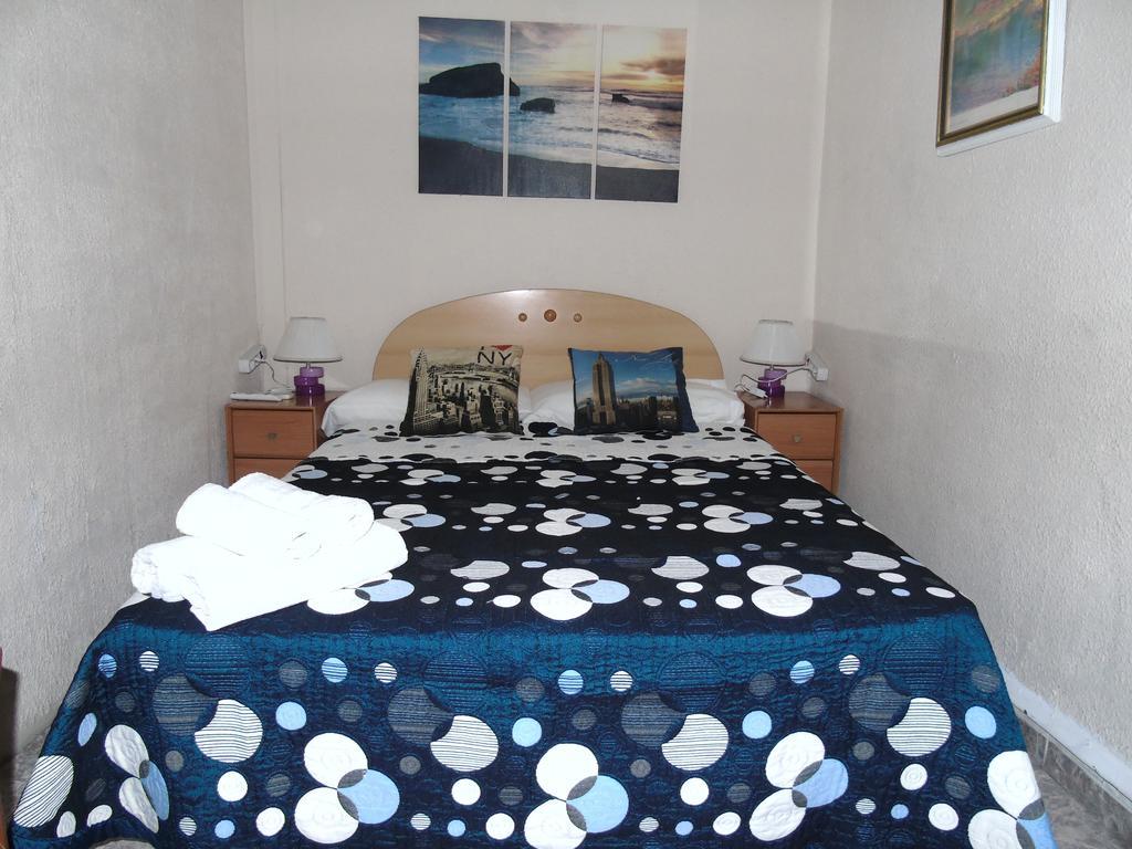 Hostal Aribau Barcelona Bilik gambar