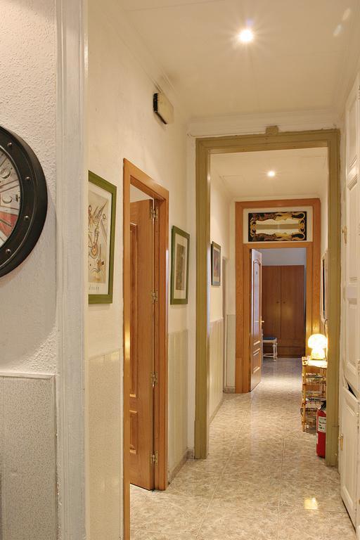 Hostal Aribau Barcelona Luaran gambar