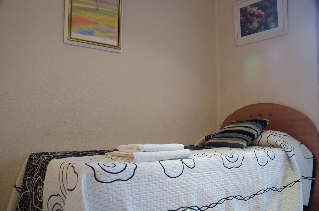 Hostal Aribau Barcelona Bilik gambar