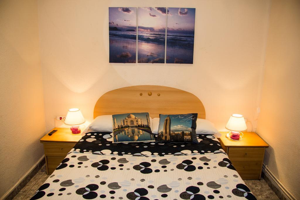 Hostal Aribau Barcelona Luaran gambar