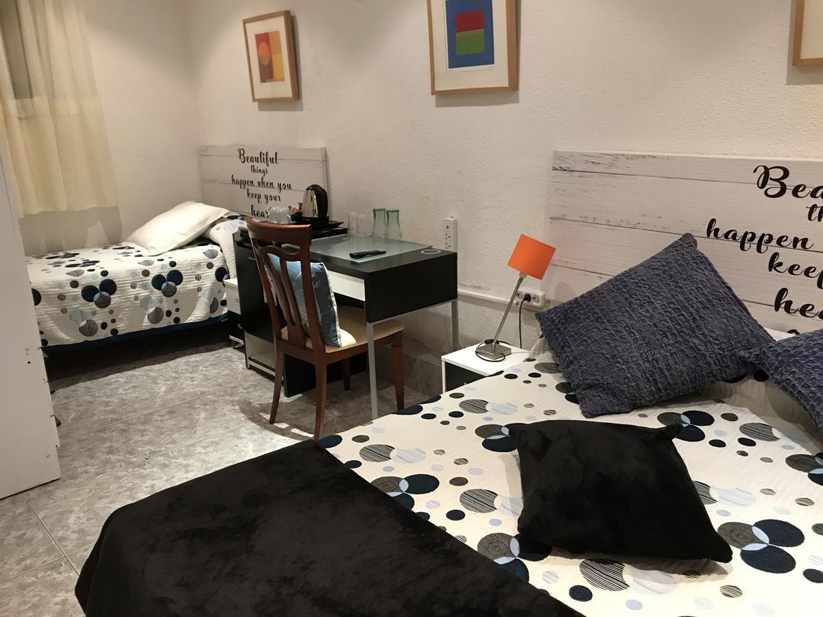 Hostal Aribau Barcelona Luaran gambar