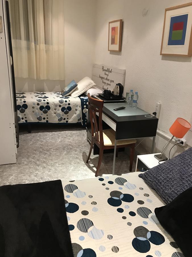 Hostal Aribau Barcelona Luaran gambar