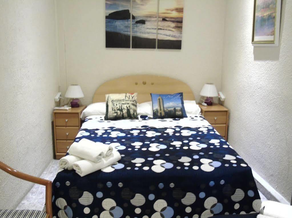Hostal Aribau Barcelona Luaran gambar