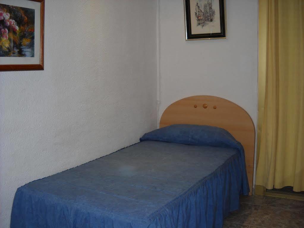Hostal Aribau Barcelona Luaran gambar