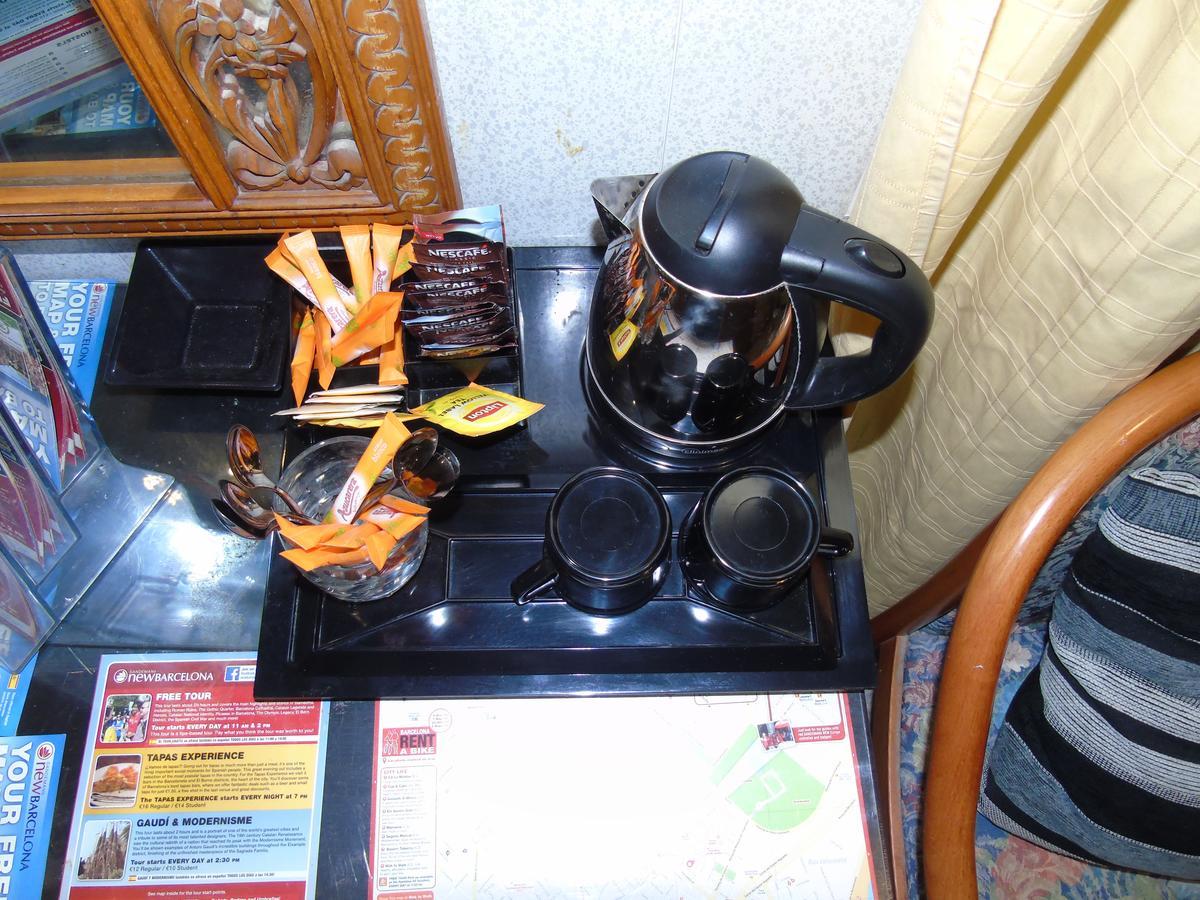 Hostal Aribau Barcelona Luaran gambar